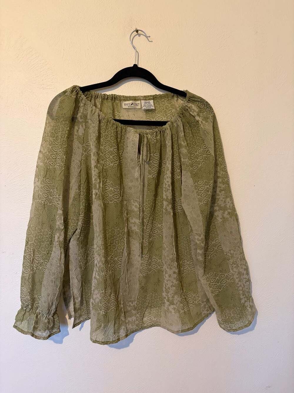 White Stag Woman Green Paisley Sheer Tie-Neck Peasant Blouse Size 14W/16W
